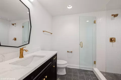 Bath - Undisclosed, Willowbrook, IL 60527 photo 4 of 5