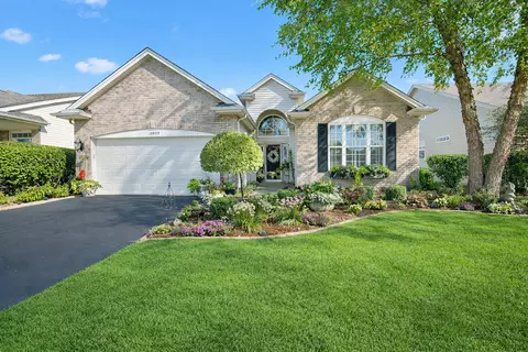 17053 Mendota Dr, Lockport, IL 60441
