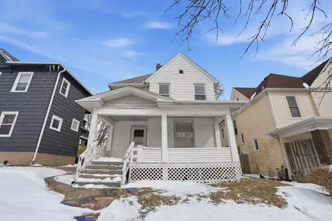 715 Iowa St, Davenport, IA 52803