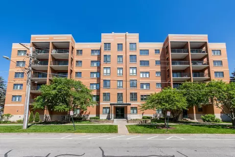 1636 Ashland Ave #402, Des Plaines, IL 60016