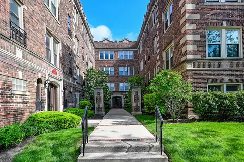 75 E Harris Ave #3C, La Grange, IL 60525