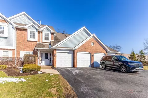 225 Winnsboro Ct #6B, Schaumburg, IL 60193