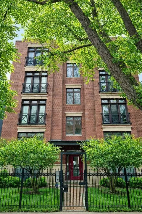 4862 N Kenmore Ave #4N, Chicago, IL 60640