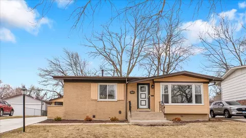 406 N Park Dr, Glenwood, IL 60425