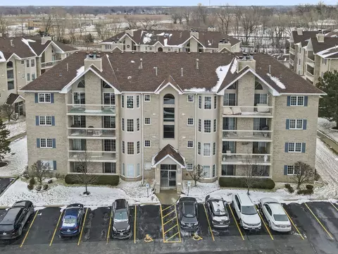 7759 Bristol Park Dr #2SE, Tinley Park, IL 60477
