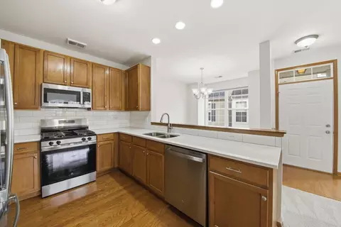 Kitchen - 1426 Westhampton Dr, Plainfield, IL 60586 photo 1 of 2