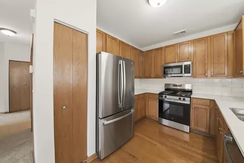 Kitchen - 1426 Westhampton Dr, Plainfield, IL 60586 photo 2 of 2