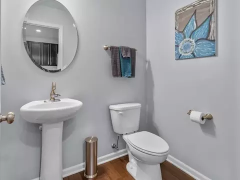 Bath - 3648 Daisy Ln, Elgin, IL 60124 photo 1 of 3