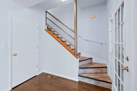 Entry Way - 1329 E 61st St, Chicago, IL 60637 photo 1 of 1