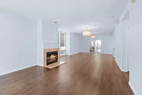 Living - 1329 E 61st St, Chicago, IL 60637 photo 1 of 5