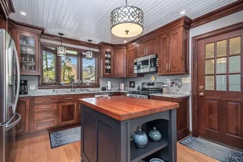 Kitchen - 336 Hamilton Ave, Elgin, IL 60123 photo 2 of 4