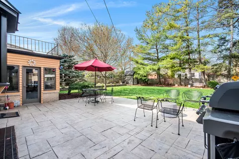 Exterior - 336 Hamilton Ave, Elgin, IL 60123 photo 5 of 14