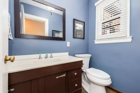 Bath - 336 Hamilton Ave, Elgin, IL 60123 photo 1 of 4