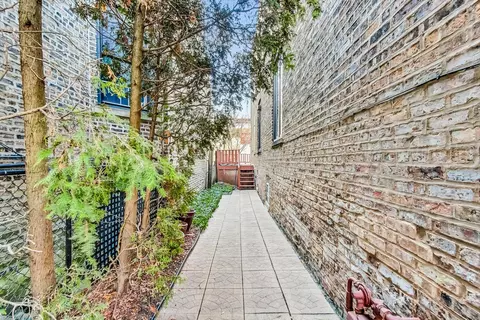 Undisclosed, Chicago, IL 60613 photo 32