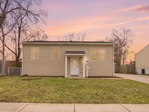 205 Fremont Ave, Romeoville, IL 60446