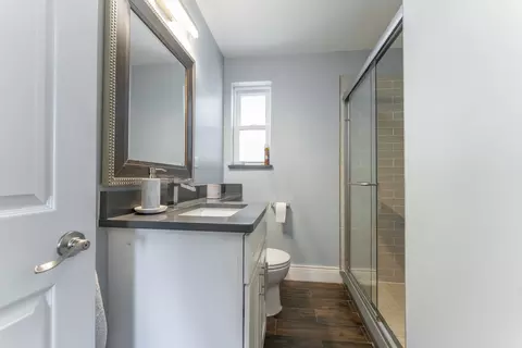 Bath - 7731 45th Pl, Lyons, IL 60534 photo 2 of 2