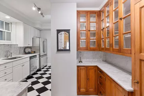 Kitchen - 210 E Pearson St #4C, Chicago, IL 60611 photo 4 of 4