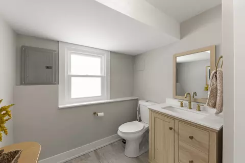 Bath - Undisclosed, Wheaton, IL 60189 photo 3 of 3