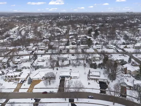 View/Area - Undisclosed, Wheaton, IL 60189 photo 2 of 7
