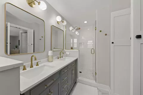Bath - Undisclosed, Wheaton, IL 60189 photo 1 of 3