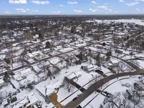 View/Area - Undisclosed, Wheaton, IL 60189 photo 7 of 7