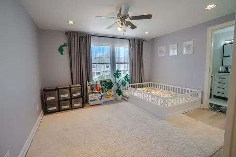 Bedroom - 2226 Langdon Pl, Hoffman Estates, IL 60169 photo 3 of 3