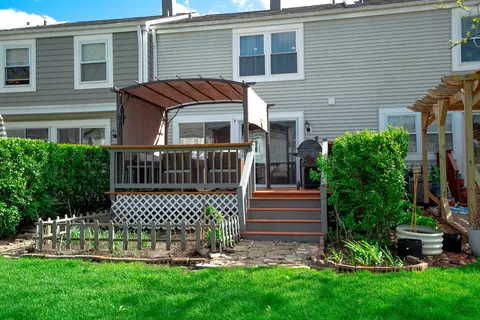 Exterior - 2226 Langdon Pl, Hoffman Estates, IL 60169 photo 3 of 4