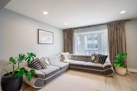 Living - 2226 Langdon Pl, Hoffman Estates, IL 60169 photo 2 of 4