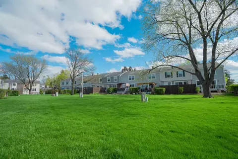 Exterior - 2226 Langdon Pl, Hoffman Estates, IL 60169 photo 4 of 4