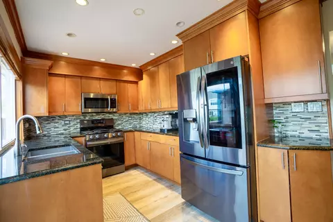 Kitchen - 2226 Langdon Pl, Hoffman Estates, IL 60169 photo 1 of 3