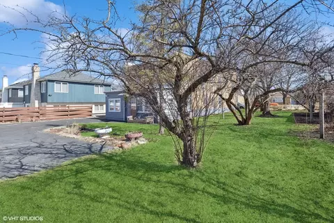 Exterior - 4332 Amelia Ave, Lyons, IL 60534 photo 4 of 4