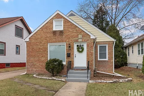 610 S Fulton Ave, Waukegan, IL 60085