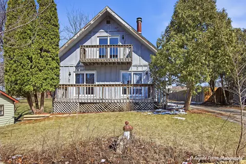 Exterior - 2702 Baldwin Rd, Mchenry, IL 60050 photo 1 of 5