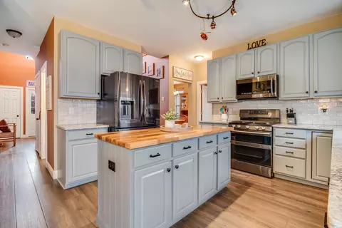 Kitchen - 7654 Pin Oak Ct, Plainfield, IL 60586 photo 1 of 3