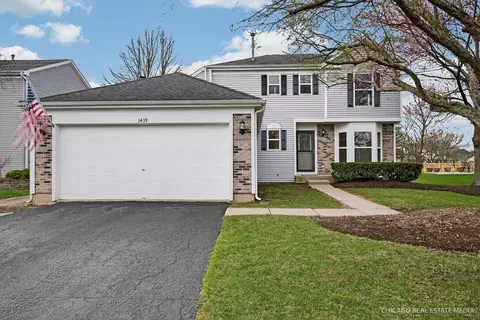 1439 Blue Heron Dr, Crystal Lake, IL 60014