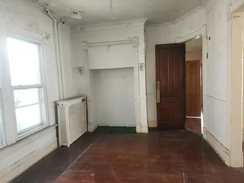 Living - 6927 S Perry Ave, Chicago, IL 60621 photo 2 of 4