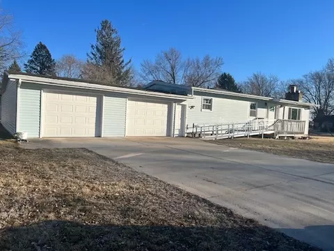 1105 Sunset Dr W, Rock Falls, IL 61071