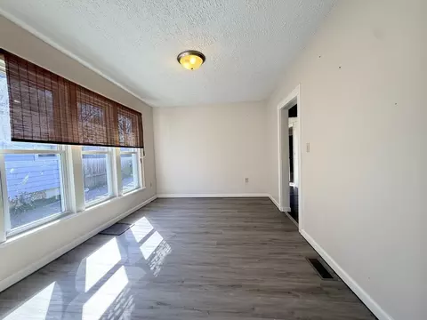 Living - 2123 Clay St, Murphysboro, IL 62966 photo 8 of 10