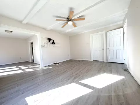 Living - 2123 Clay St, Murphysboro, IL 62966 photo 10 of 10