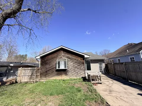 Exterior - 2123 Clay St, Murphysboro, IL 62966 photo 5 of 6