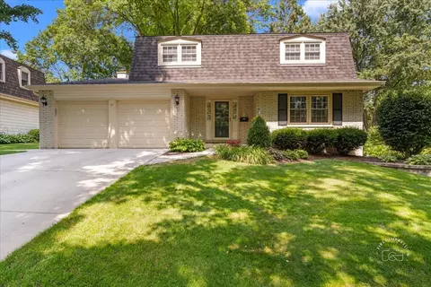 77 Bluebird Ln, Naperville, IL 60565