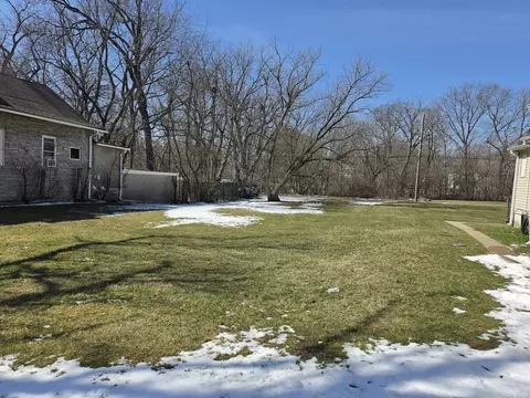 3108 Ezekiel Ave, Zion, IL 60099