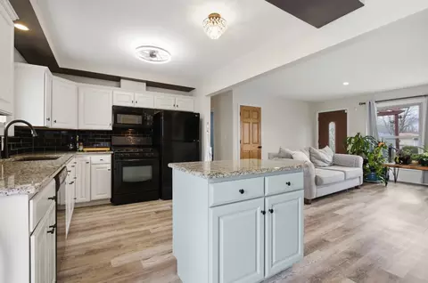 Kitchen - 306 Wabasso Pl, Minooka, IL 60447 photo 3 of 3