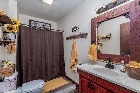 Bath - 2813 E 2525th Rd, Marseilles, IL 61341 photo 3 of 3