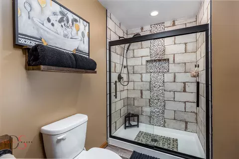 Bath - 2813 E 2525th Rd, Marseilles, IL 61341 photo 1 of 3