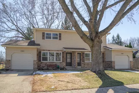 1583-1585 Sheffield Dr, Elgin, IL 60123