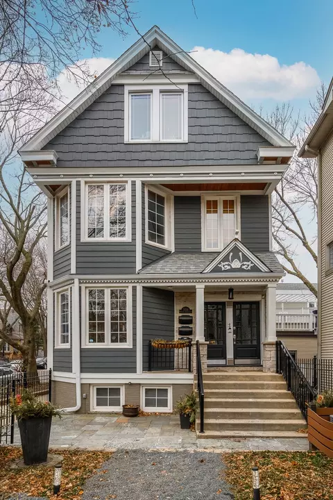 3034 N Greenview Ave, Chicago, IL 60657