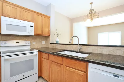 Kitchen - 301 Bay Dr, Itasca, IL 60143 photo 2 of 4