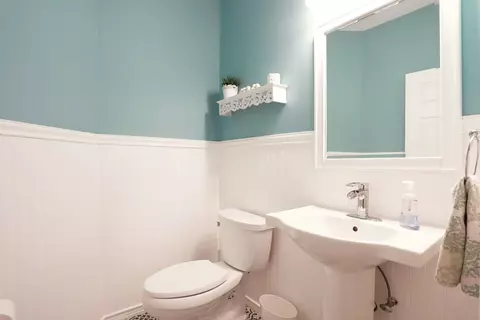 Bath - 301 Bay Dr, Itasca, IL 60143 photo 1 of 8