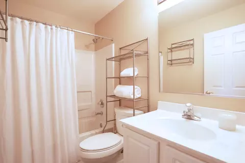 Bath - 301 Bay Dr, Itasca, IL 60143 photo 8 of 8